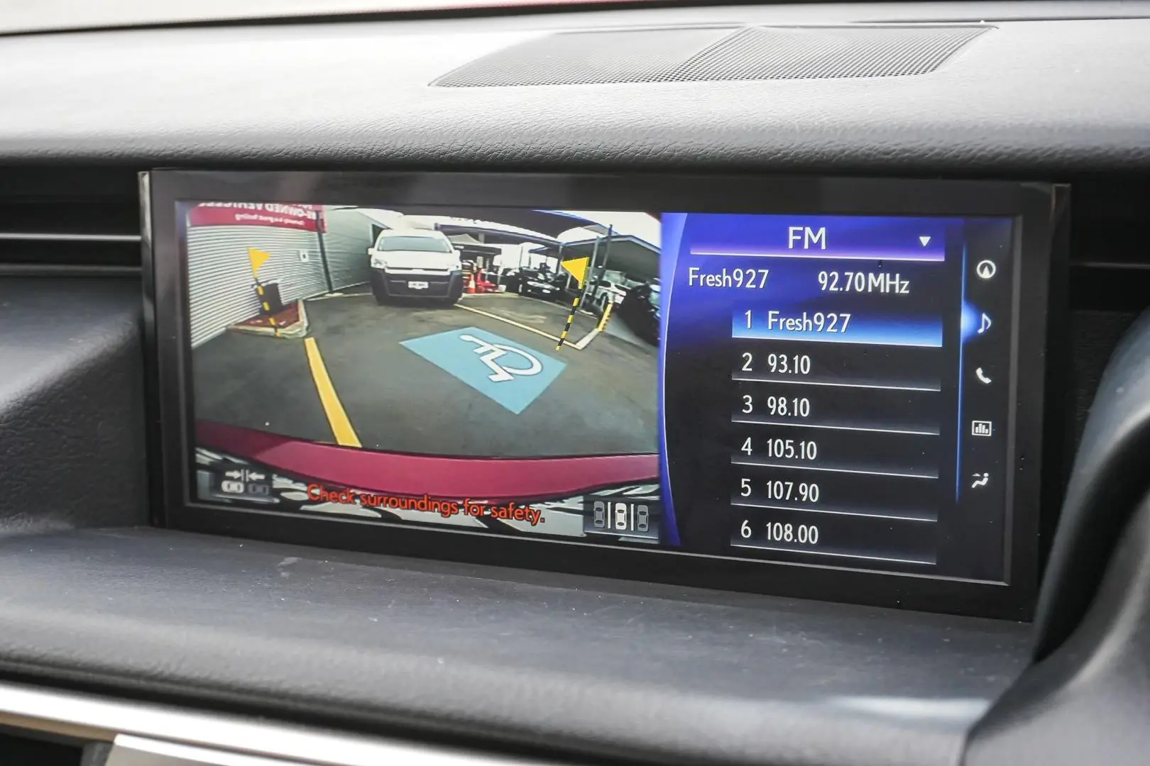 2020 Lexus IS Gallery Image 20