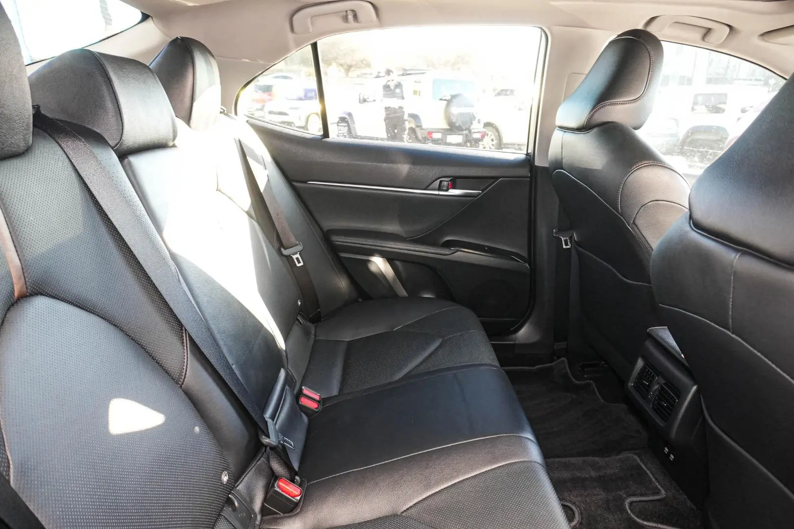 2019 Toyota Camry Gallery Image 9