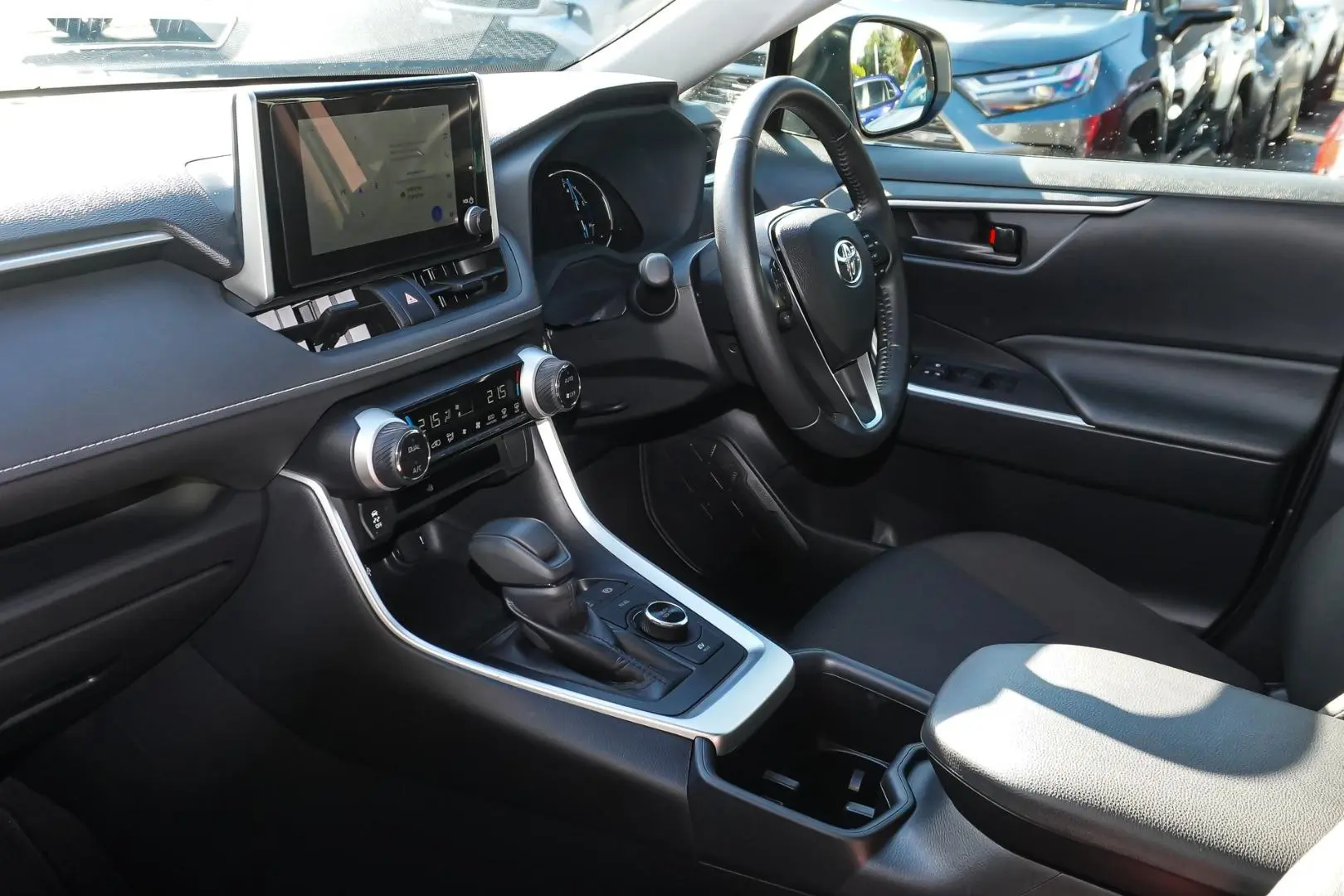 2025 Toyota RAV4 Gallery Image 10