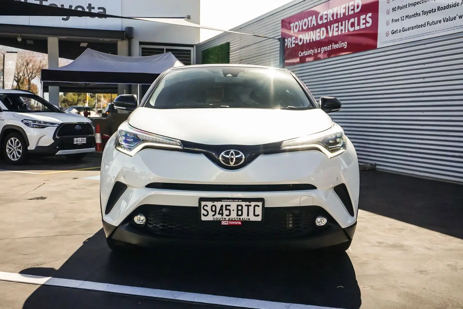 2017 Toyota C-HR Gallery Image 5