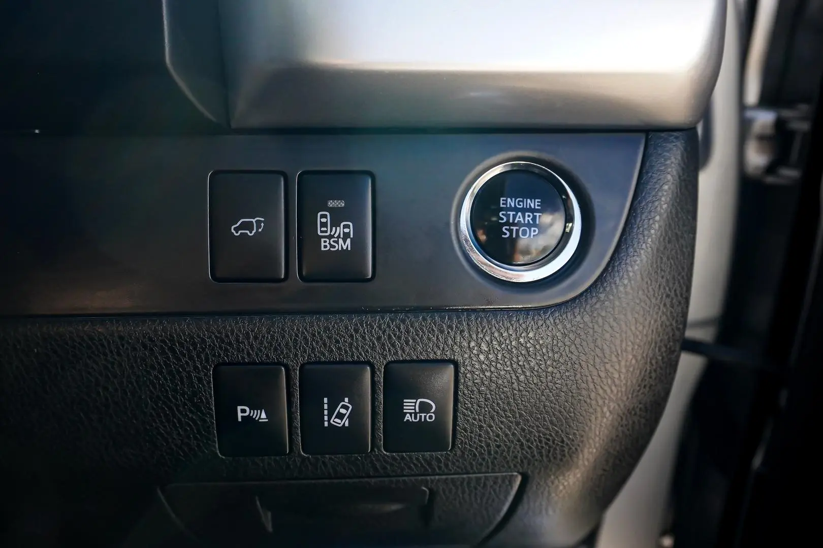 2016 Toyota Kluger Gallery Image 22