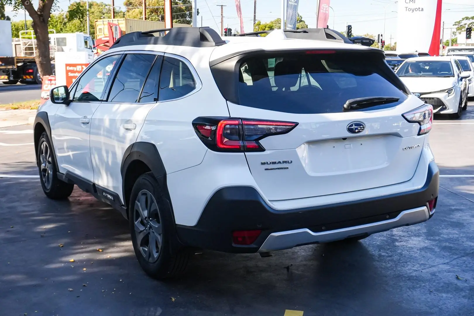 2022 Subaru Outback Gallery Image 3
