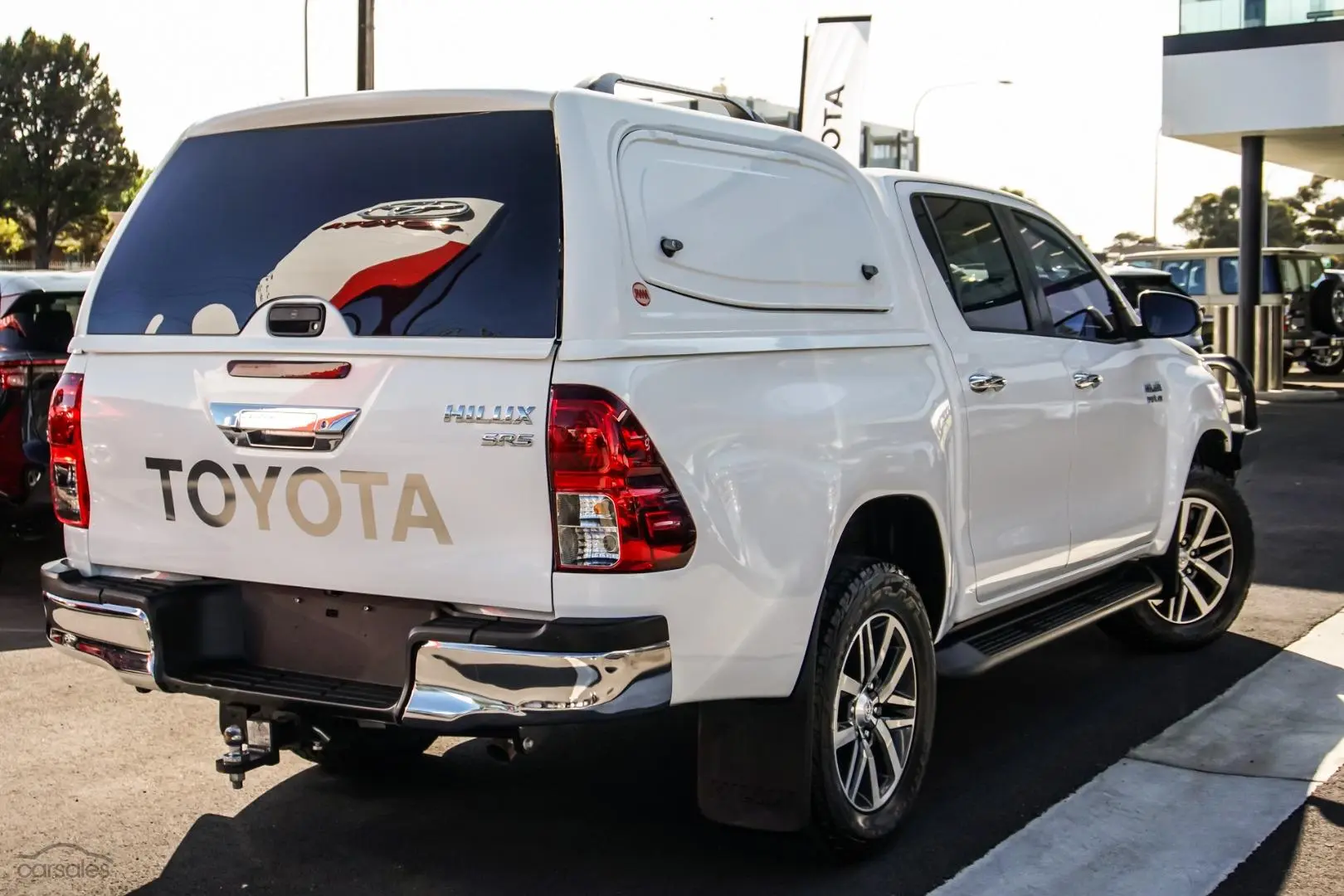 2018 Toyota Hilux Image 2