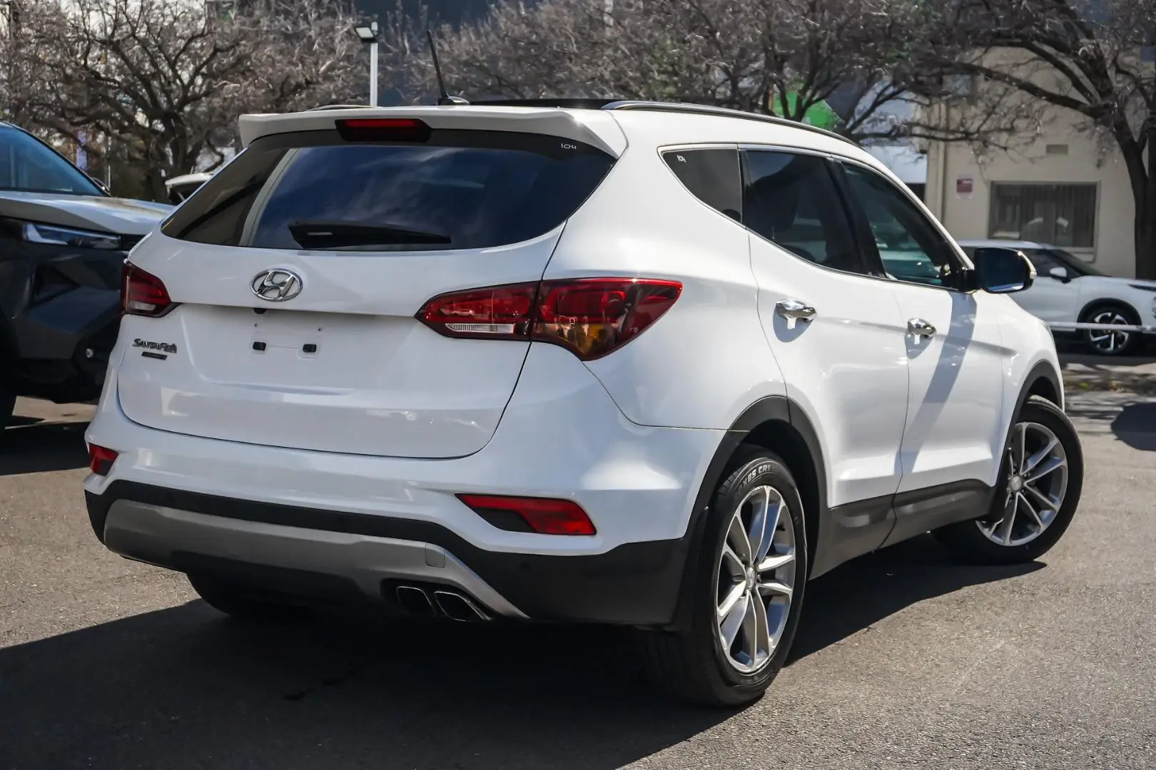 2015 Hyundai Santa Fe Gallery Image 3