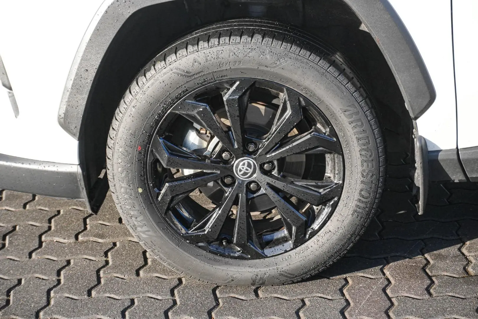 2023 Toyota RAV4 Gallery Image 13
