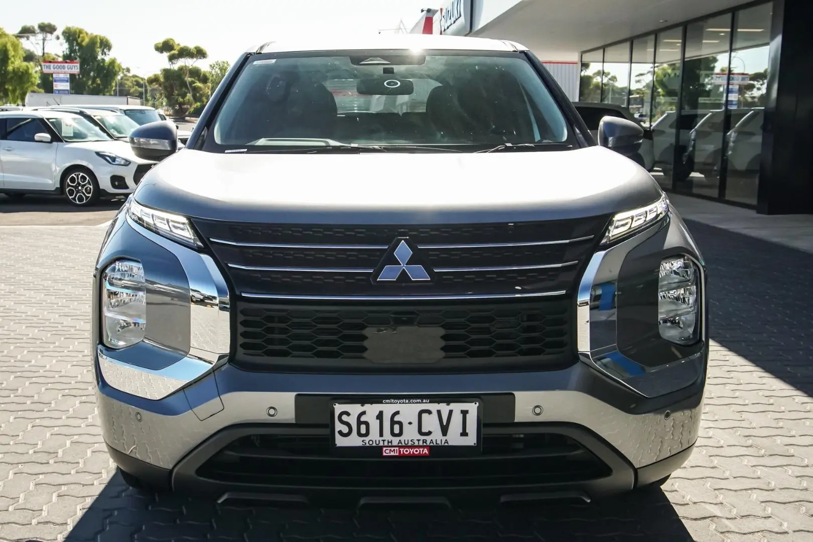 2023 Mitsubishi Outlander Gallery Image 4