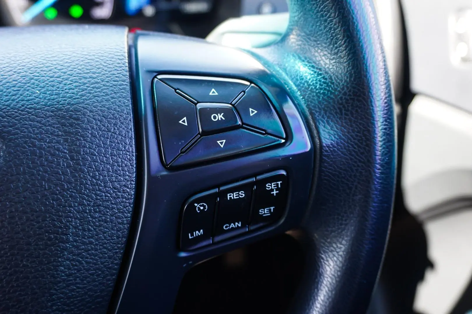 2018 Ford Everest Gallery Image 21