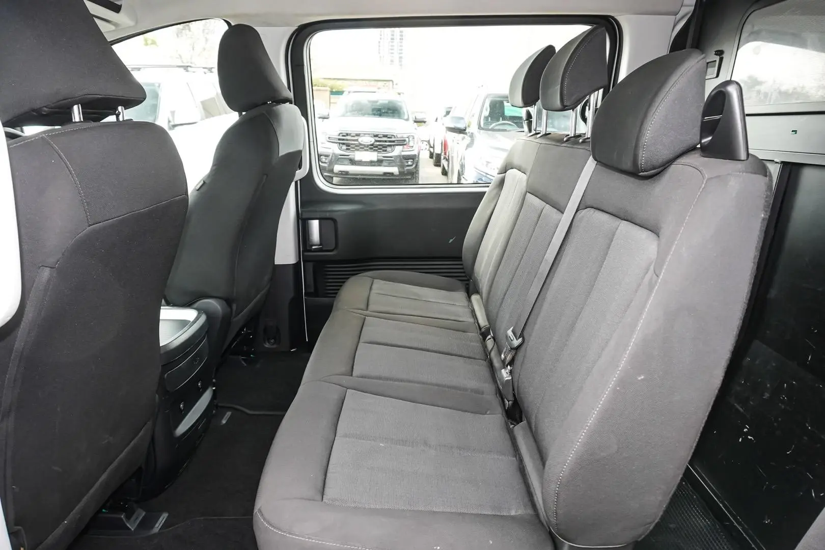 2021 Hyundai STARIA LOAD Gallery Image 9