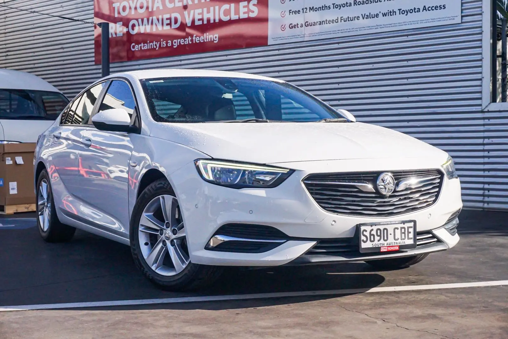 2018 Holden Commodore Gallery Image 1