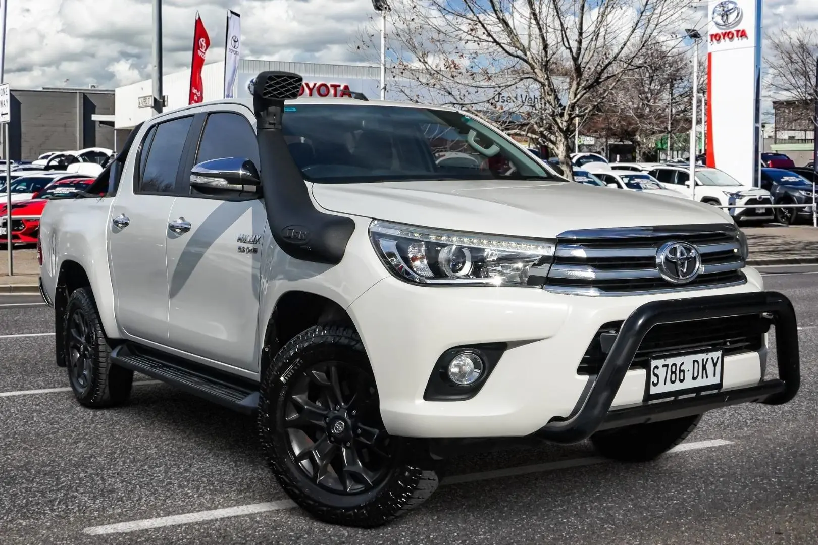 2016 Toyota Hilux Image