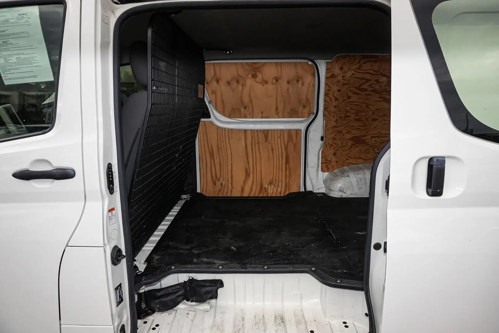 2021 Toyota Hiace Gallery Image 8