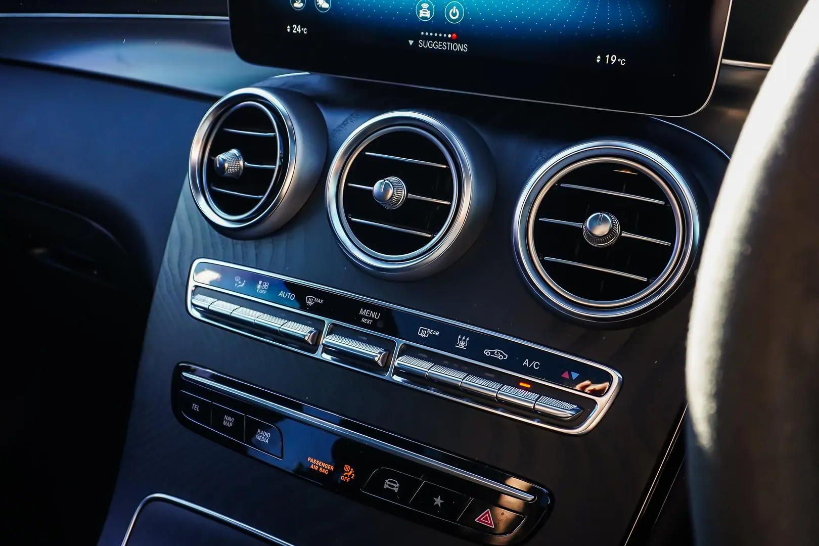 2022 Mercedes-Benz GLC-Class Gallery Image 27