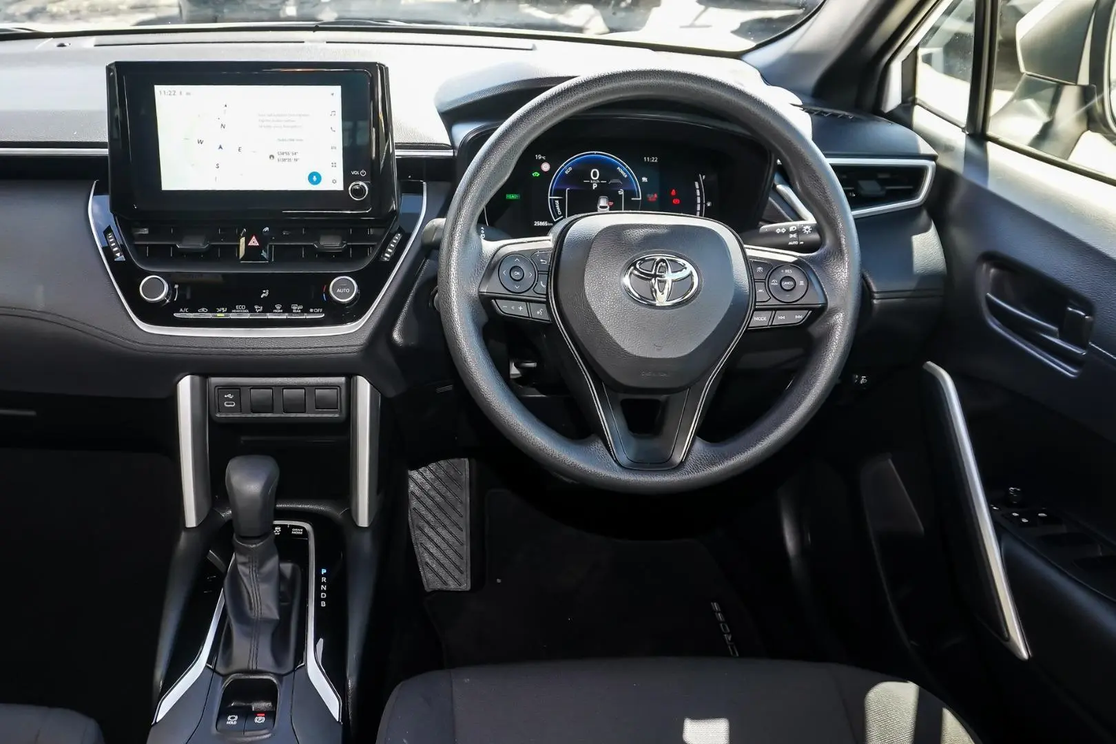 2025 Toyota Corolla Cross Gallery Image 8