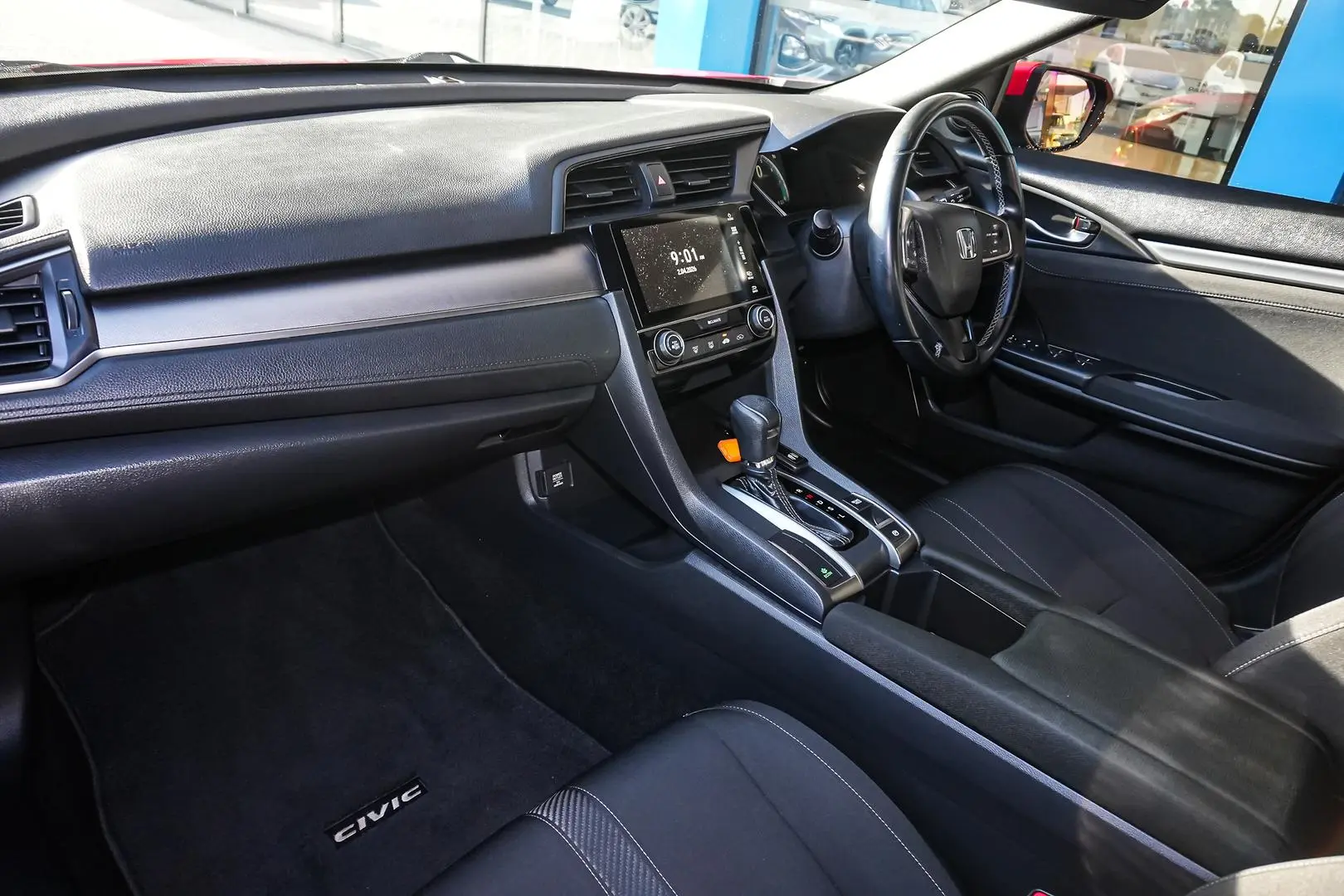 2018 Honda Civic Gallery Image 11