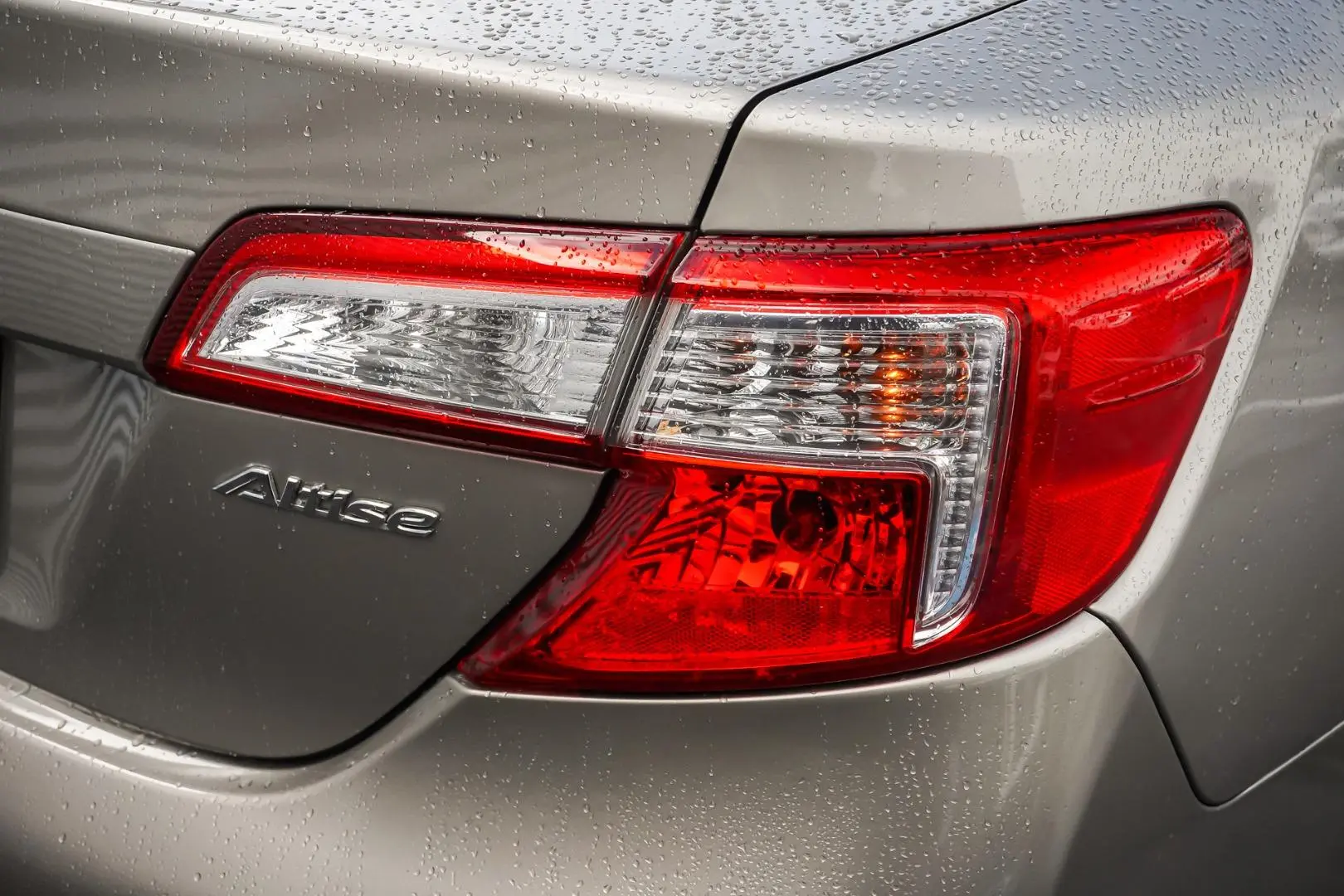 2013 Toyota Camry Gallery Image 13