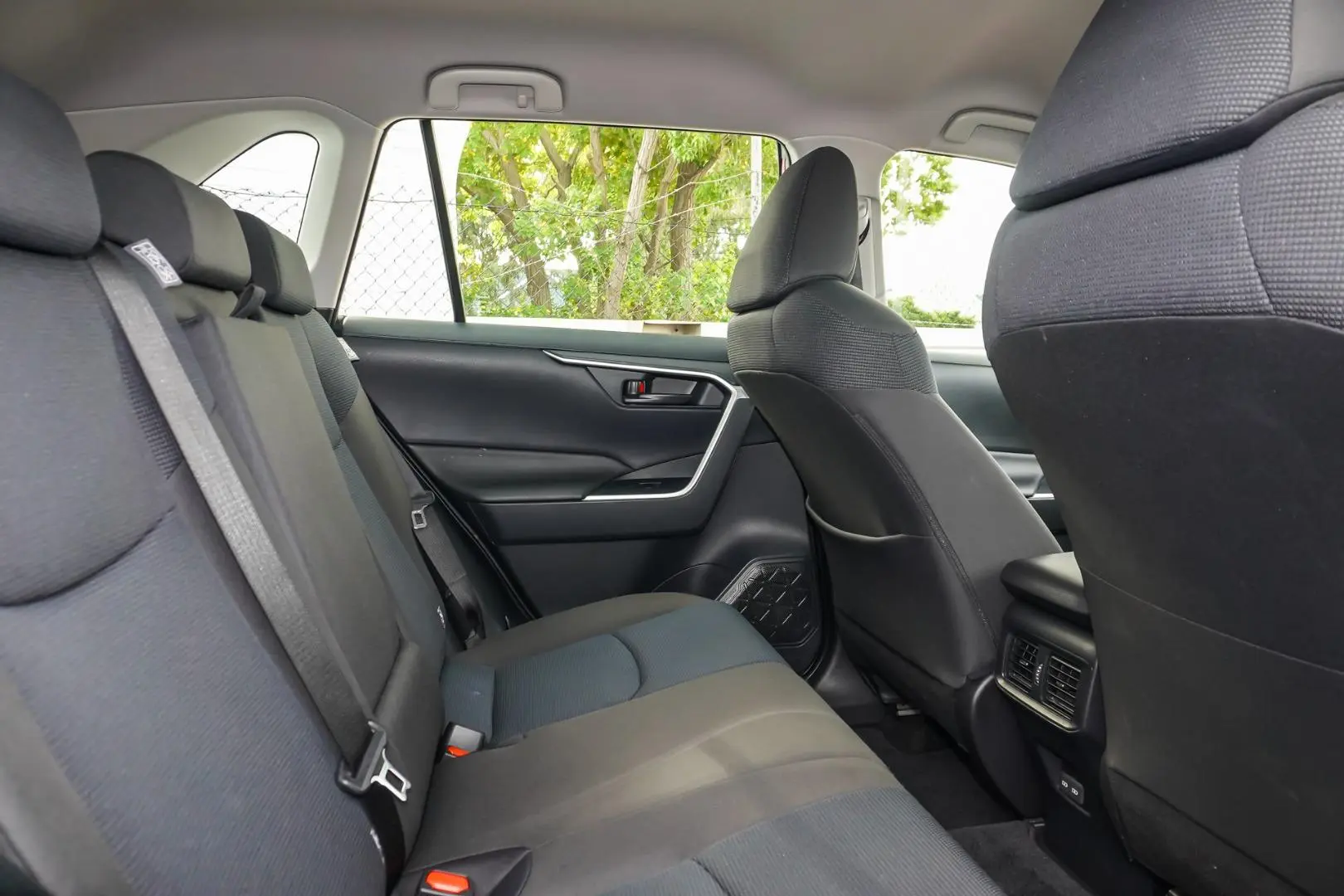 2024 Toyota RAV4 Gallery Image 8