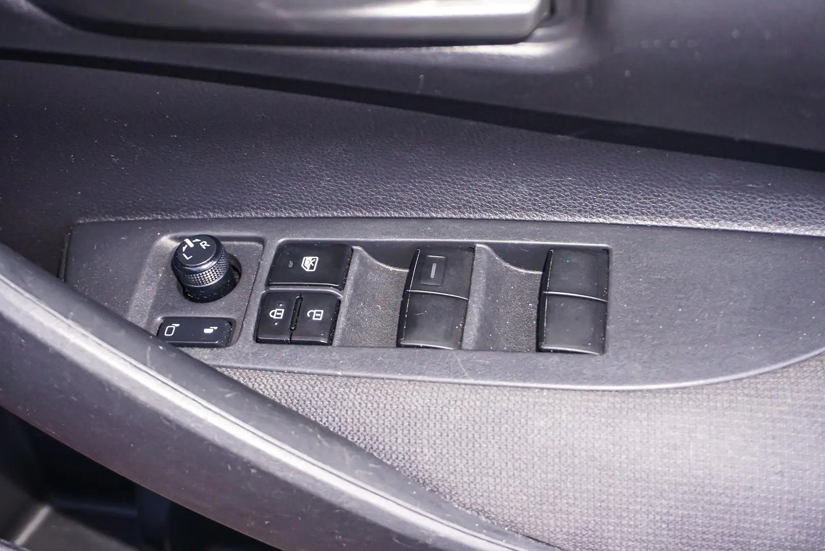 2019 Toyota Corolla Gallery Image 18
