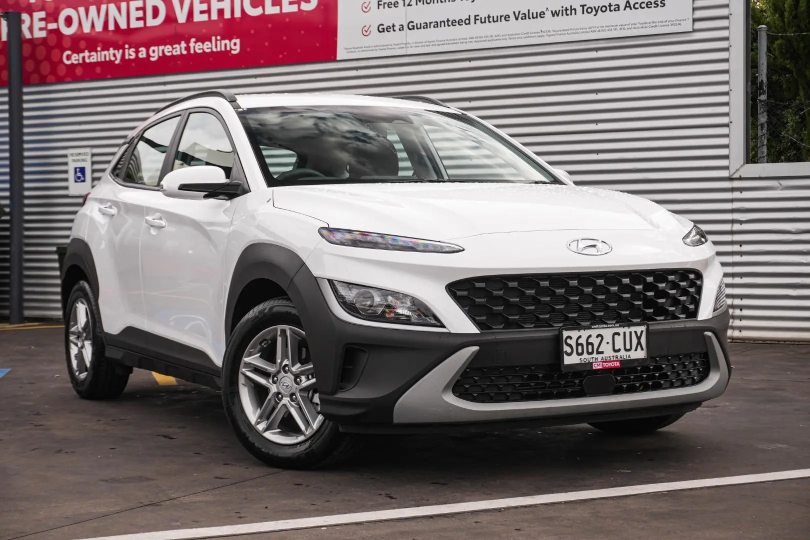 2023 Hyundai Kona Gallery Image 2
