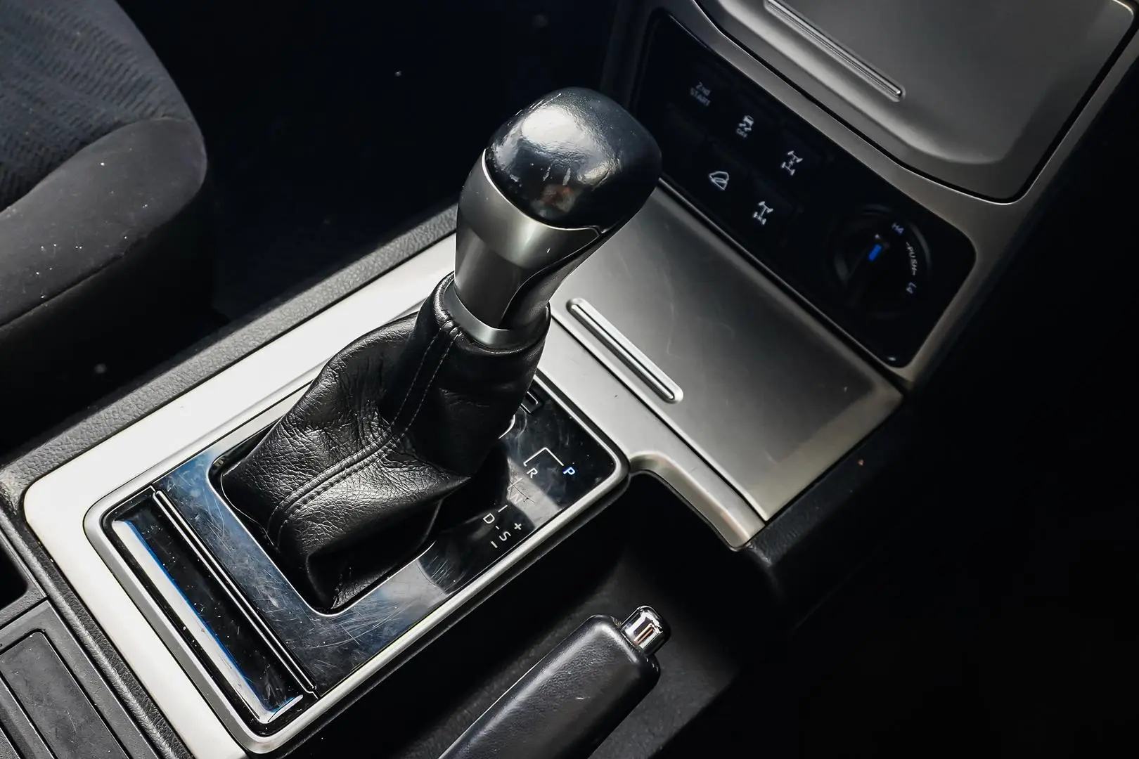 2020 Toyota Landcruiser Prado Gallery Image 19