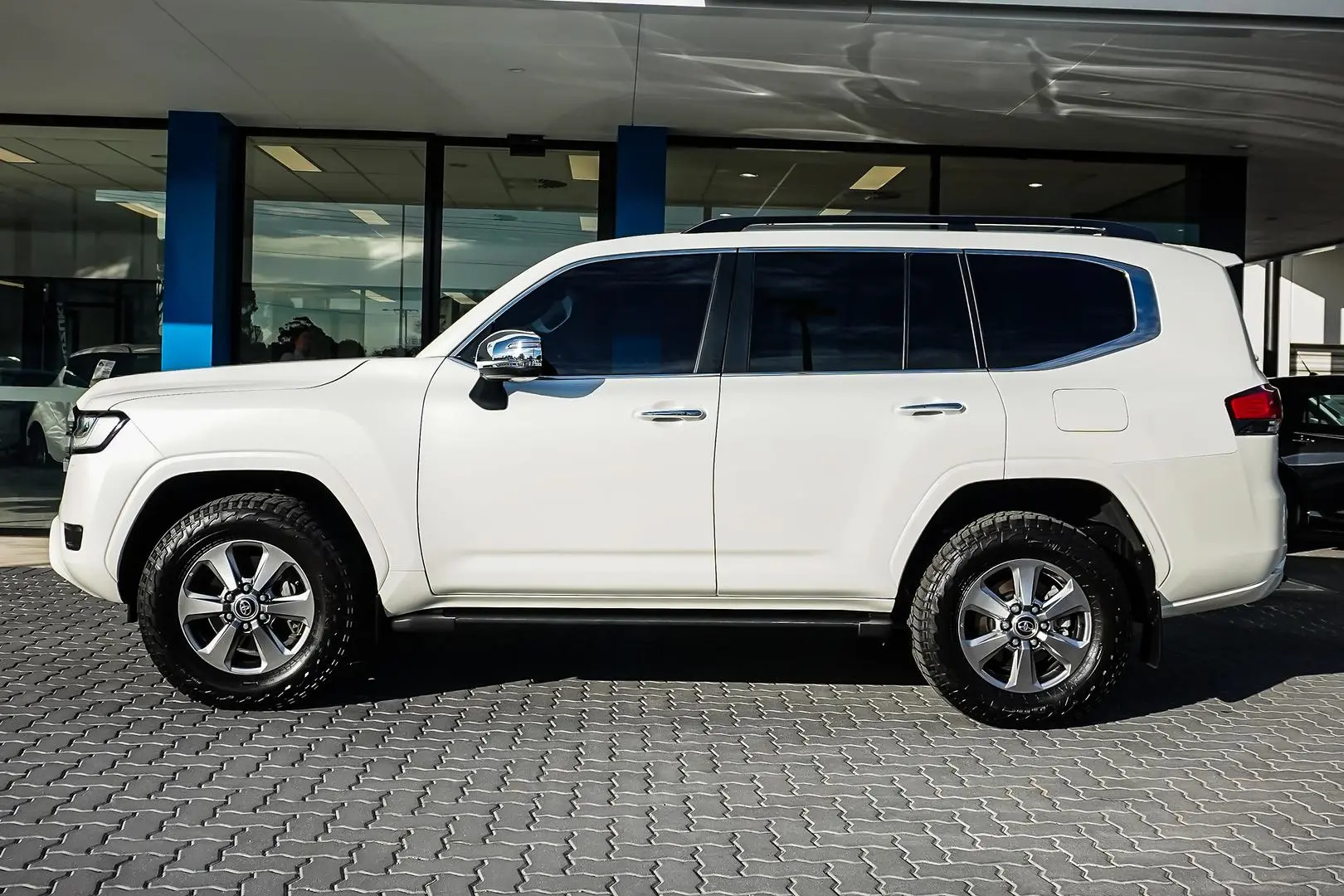 2022 Toyota Landcruiser Gallery Image 3