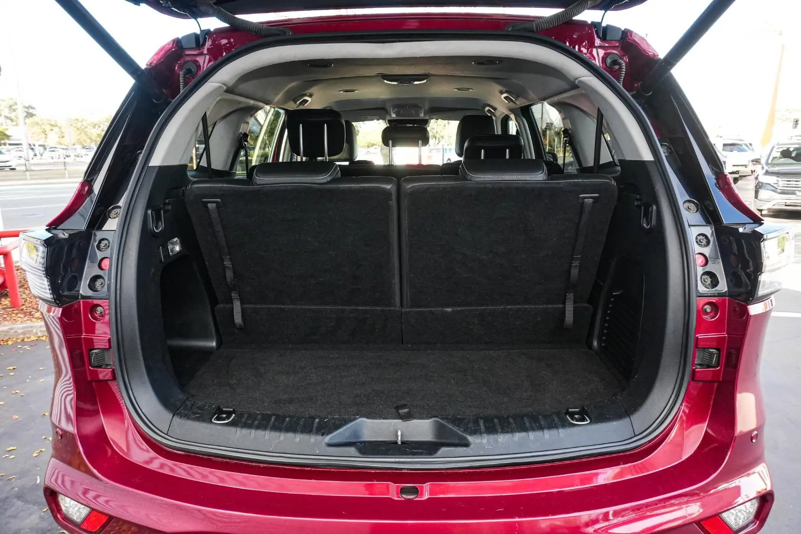 2022 Isuzu MU-X Gallery Image 11