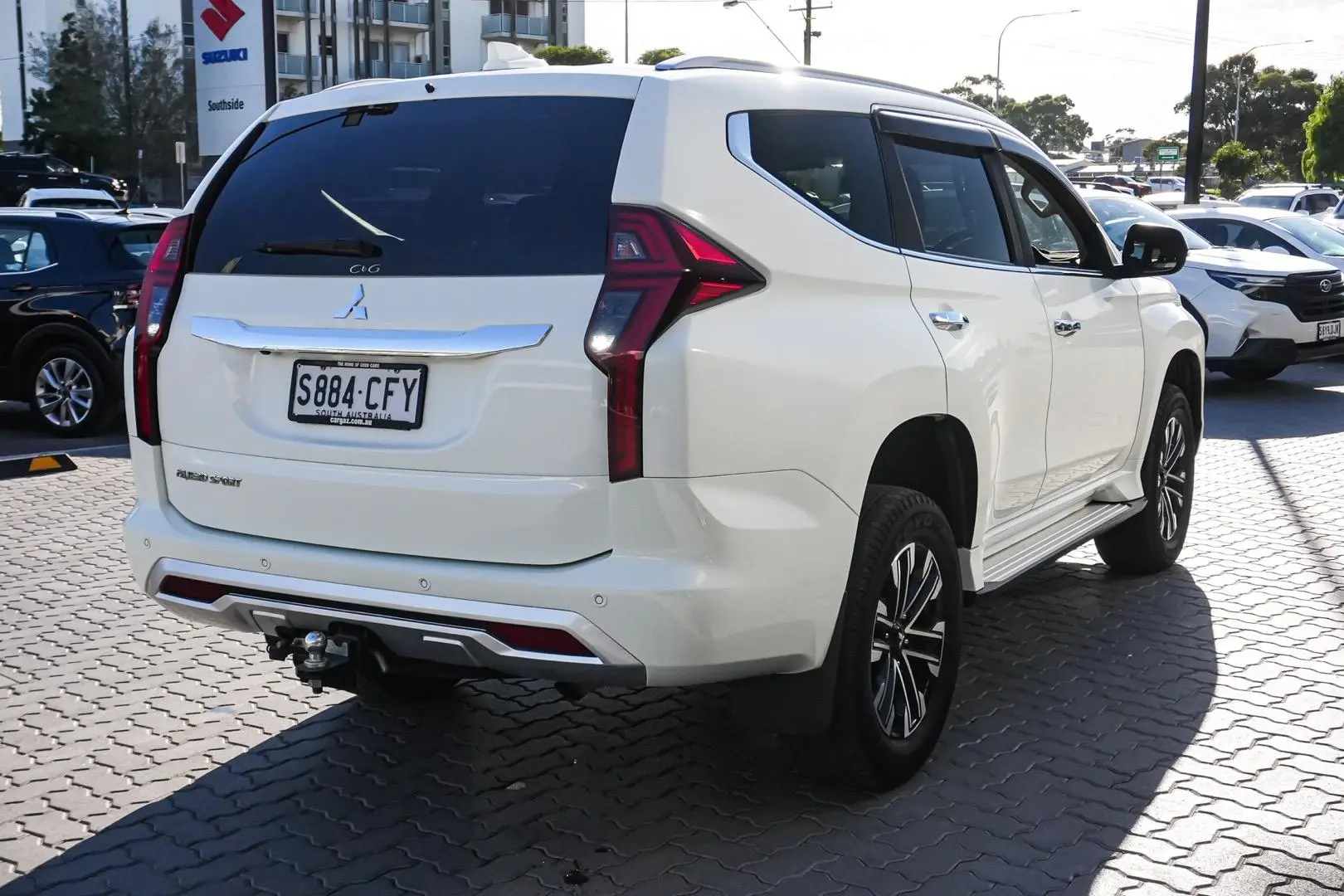 2020 Mitsubishi Pajero Sport Gallery Image 3