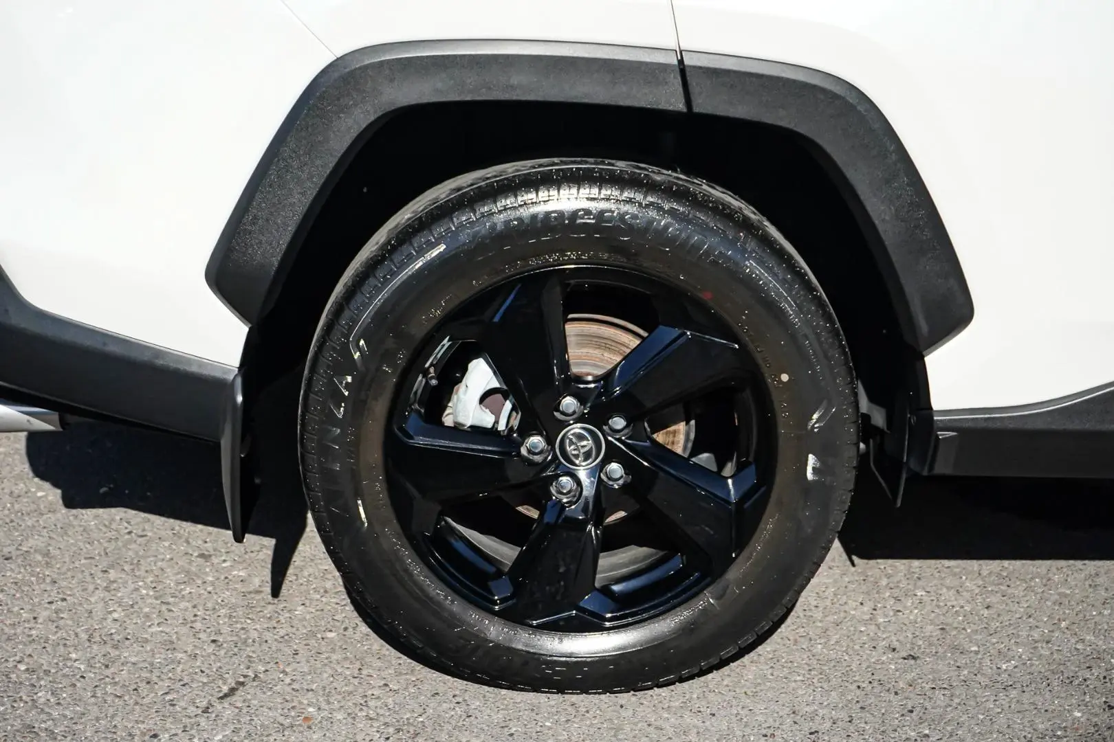 2019 Toyota RAV4 Gallery Image 17