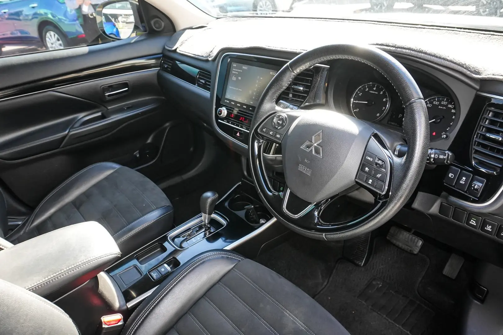2019 Mitsubishi Outlander Gallery Image 7