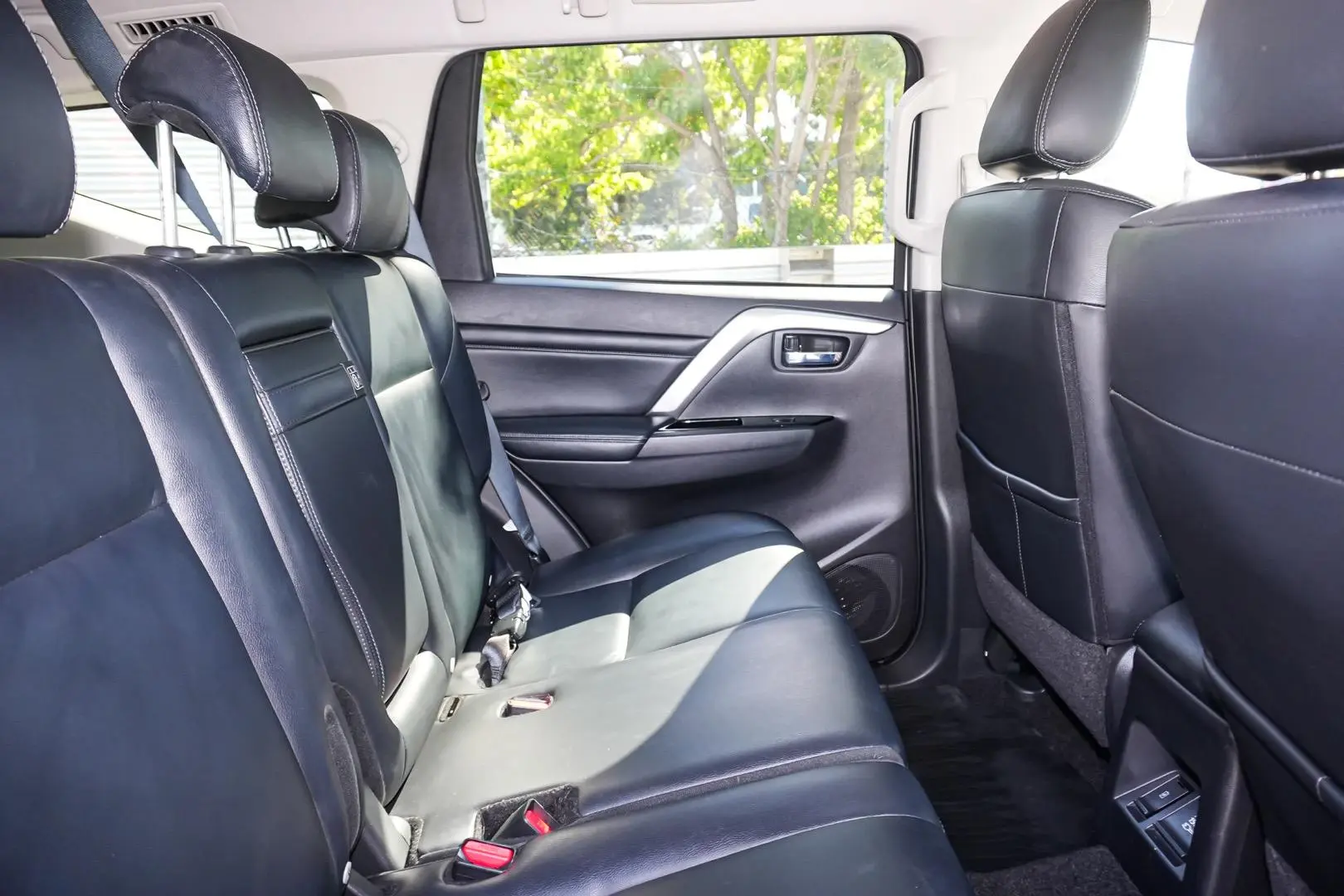 2022 Mitsubishi Pajero Sport Gallery Image 9