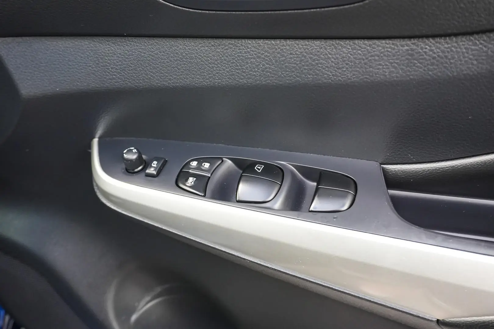 2019 Nissan Navara Gallery Image 16