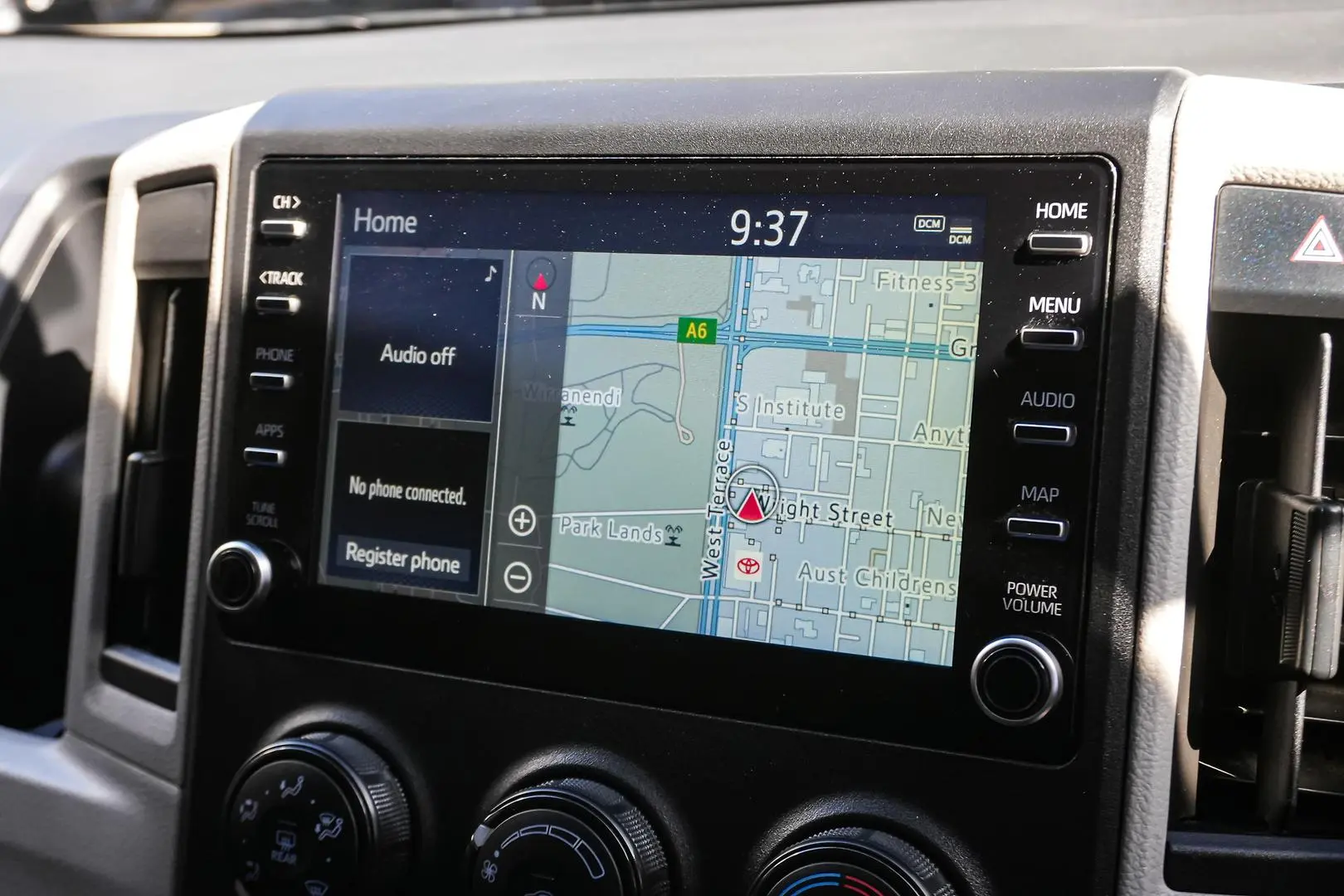 2022 Toyota Hiace Gallery Image 21