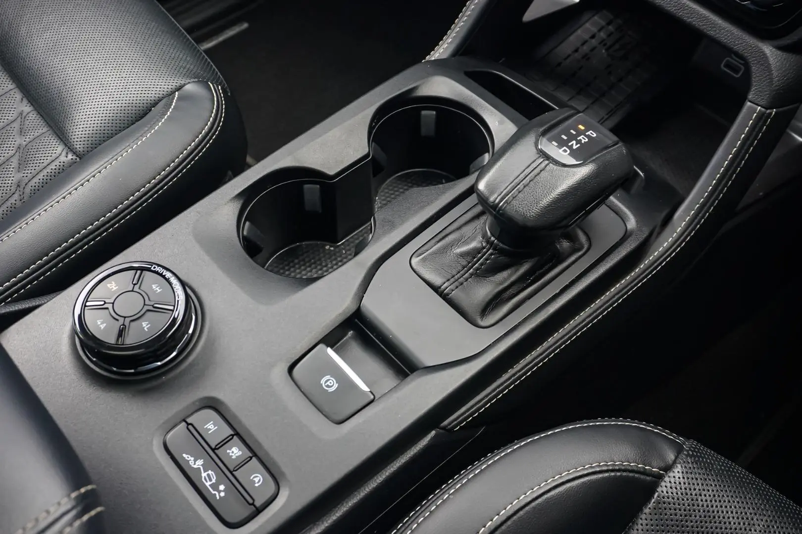 2024 Ford Everest Gallery Image 19