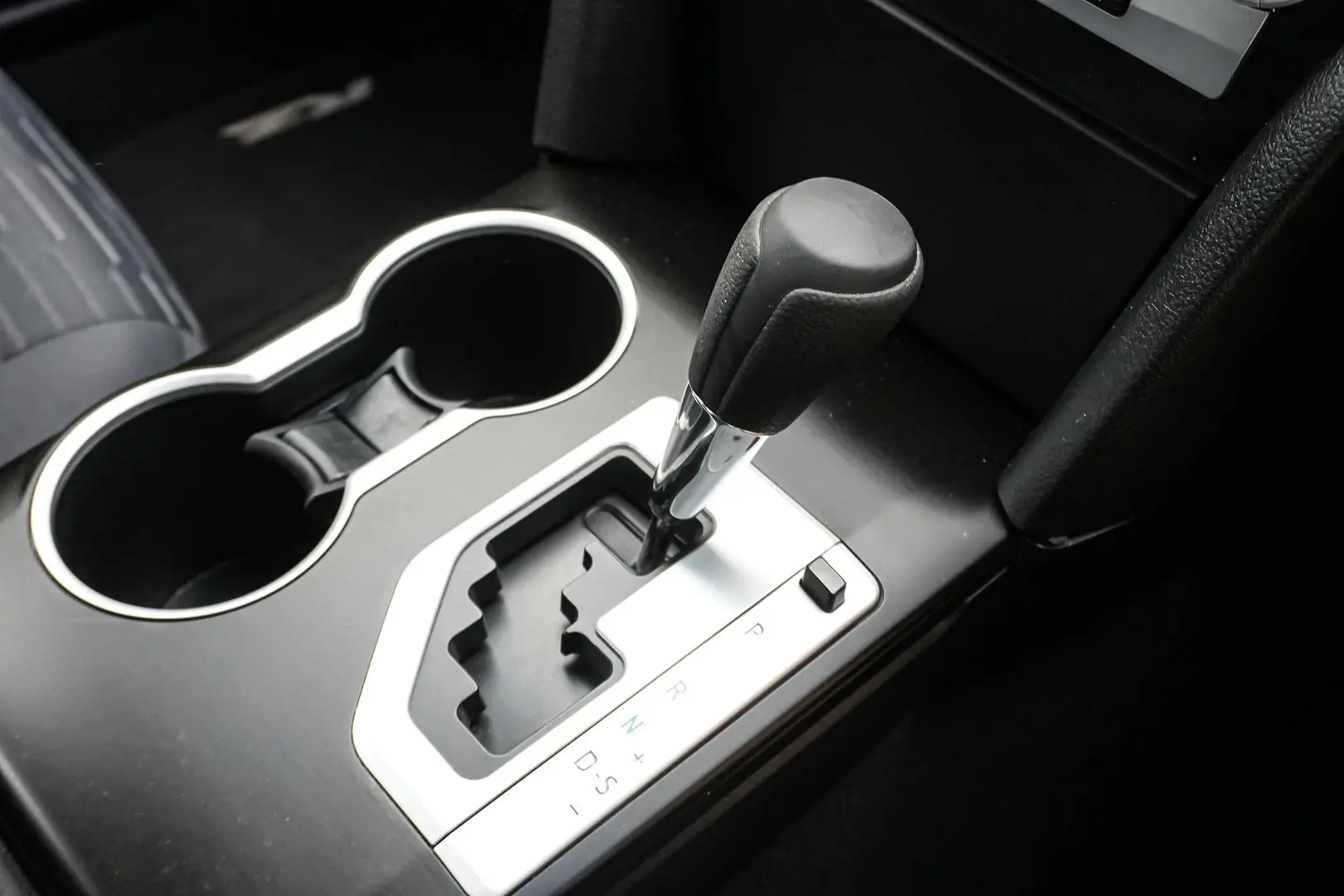 2017 Toyota Camry Gallery Image 19