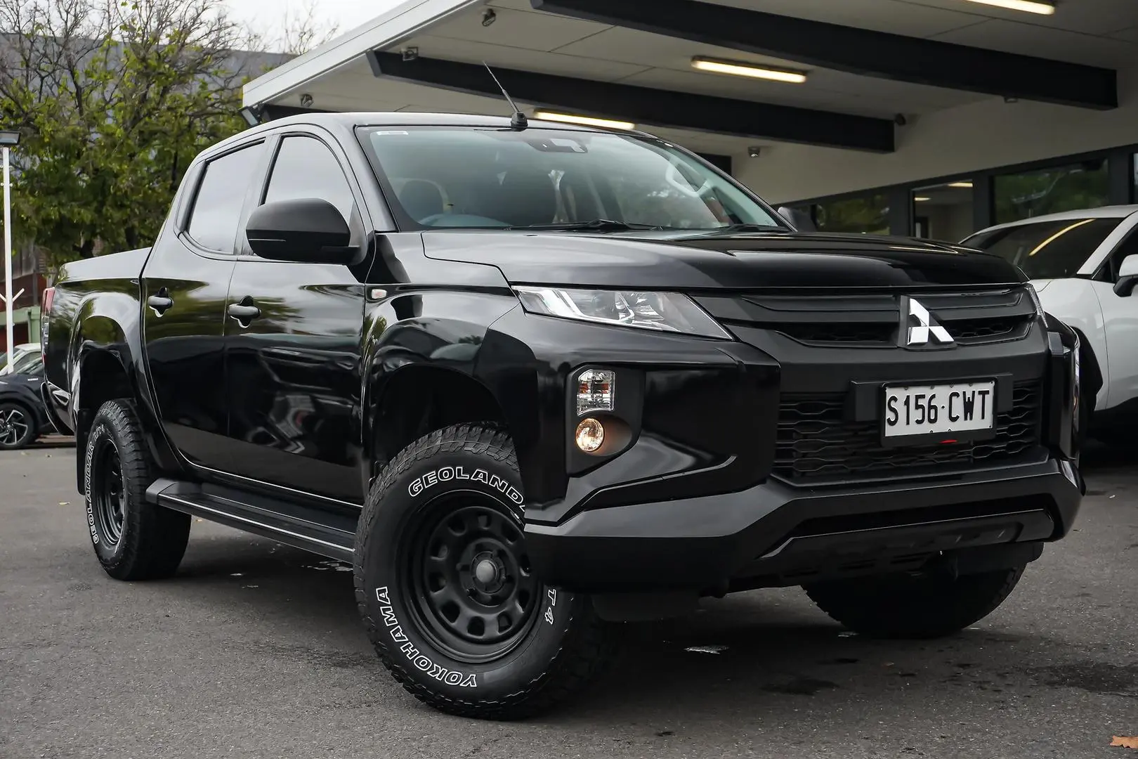 2023 Mitsubishi Triton Gallery Image 2