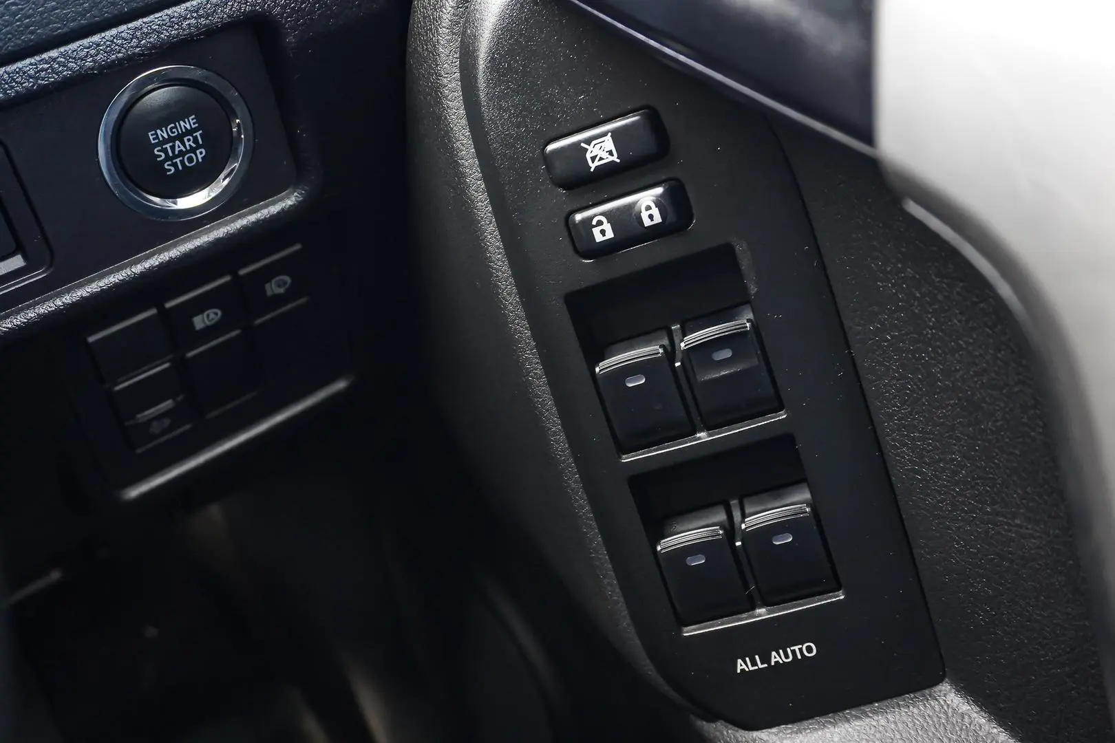 2021 Toyota Landcruiser Prado Gallery Image 21