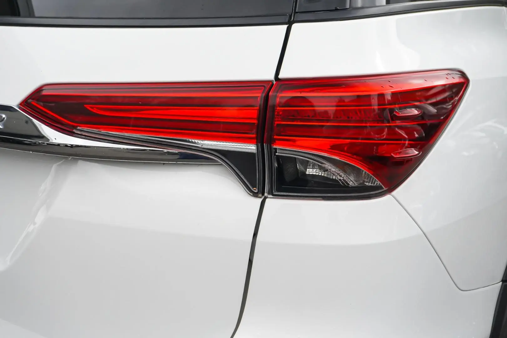 2024 Toyota Fortuner Gallery Image 14
