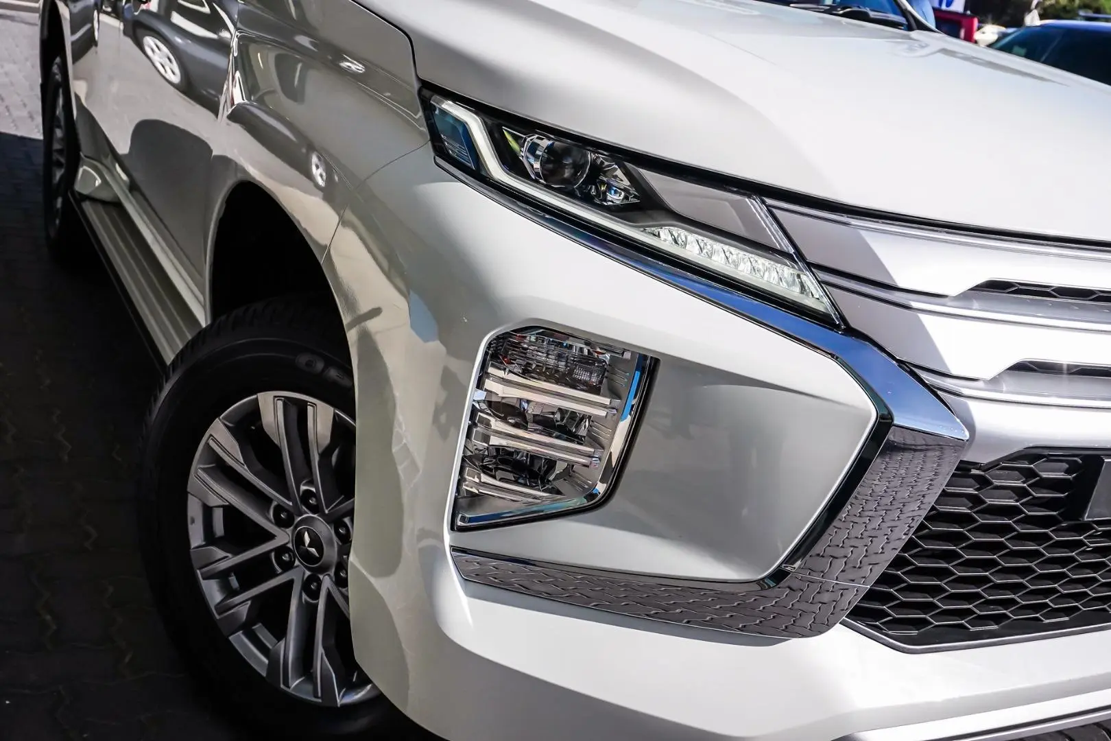 2021 Mitsubishi Pajero Sport Gallery Image 11