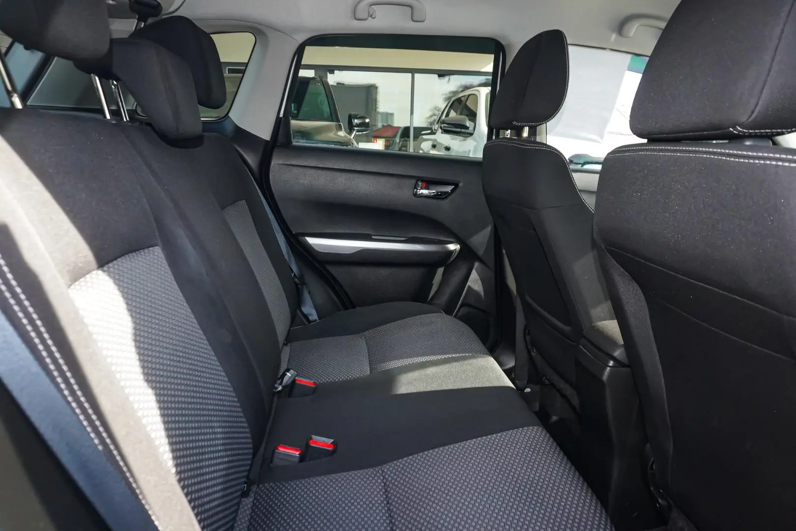 2019 Suzuki Vitara Gallery Image 6