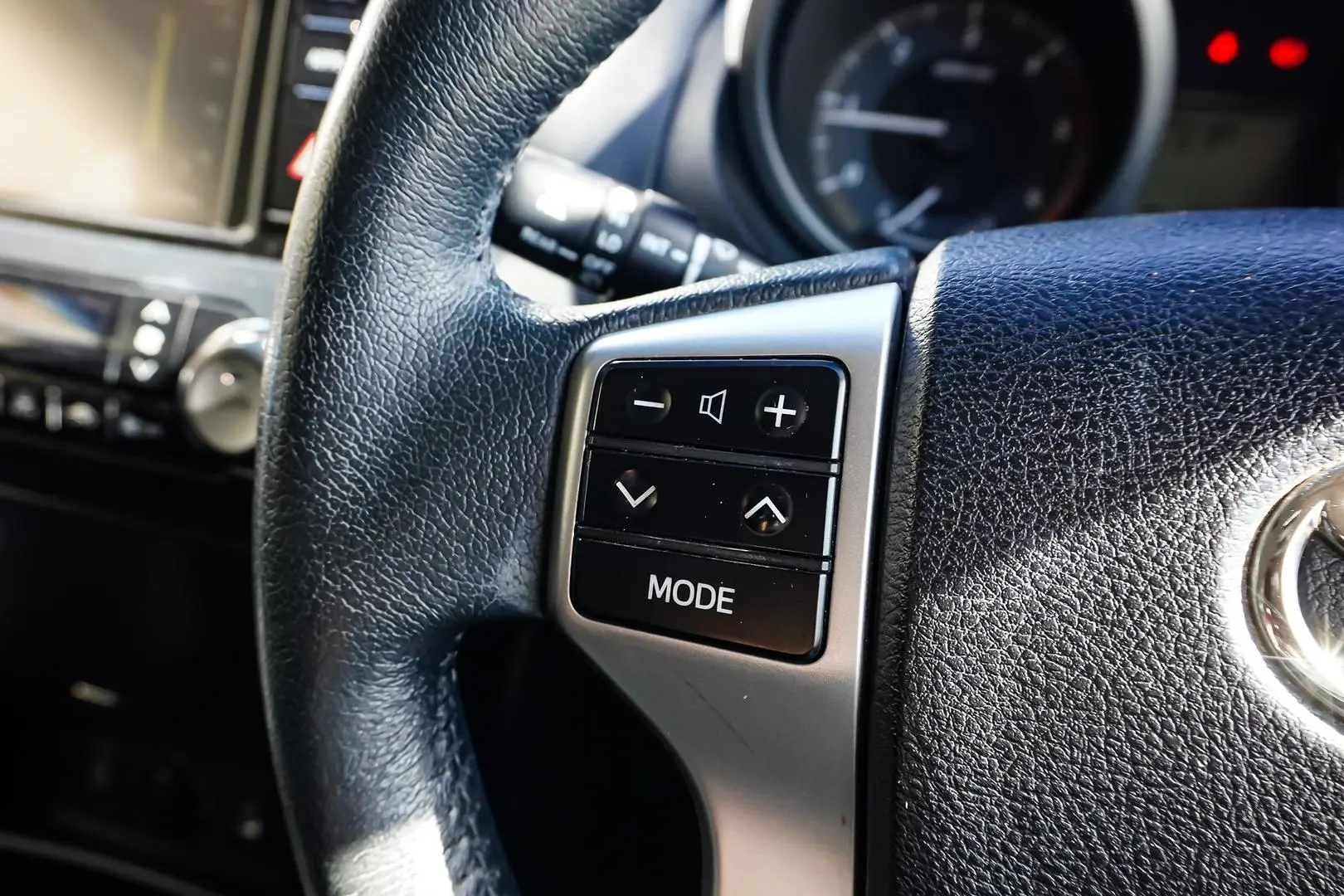 2015 Toyota Landcruiser Prado Gallery Image 18