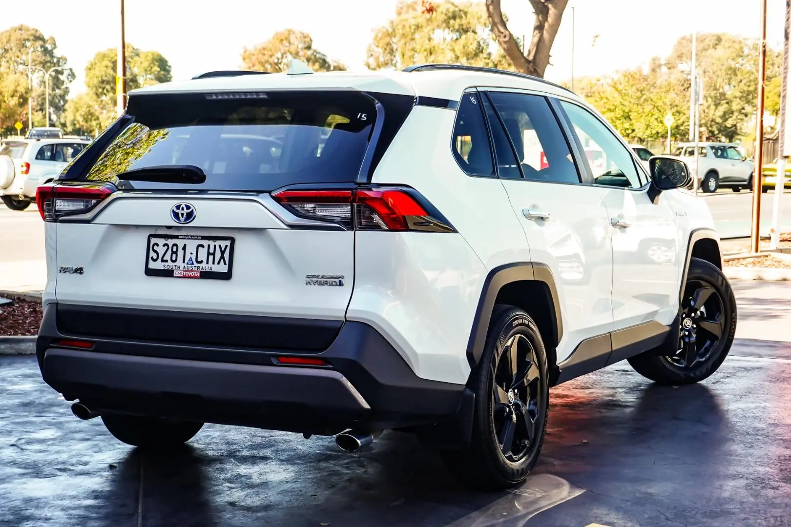 2021 Toyota RAV4 Gallery Image 2