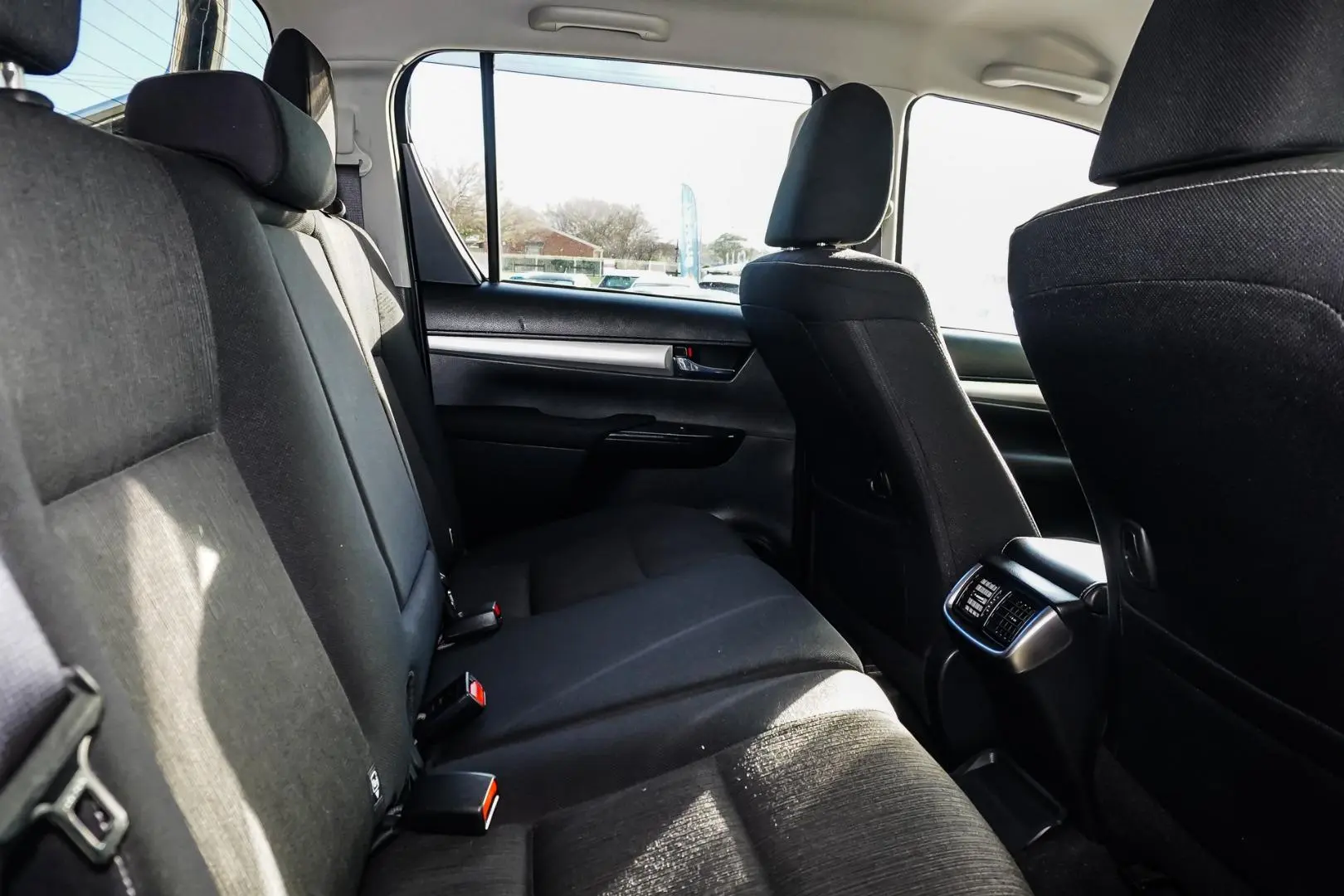 2022 Toyota Hilux Gallery Image 8