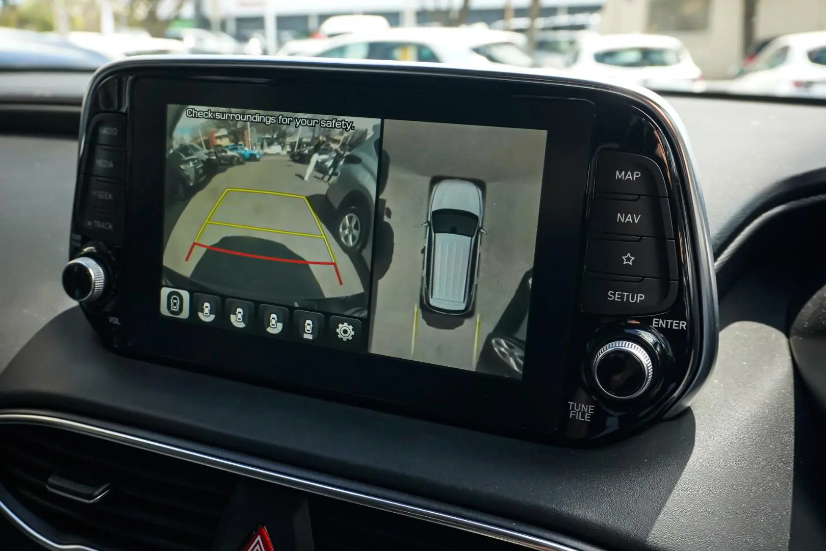 2018 Hyundai Santa Fe Gallery Image 24