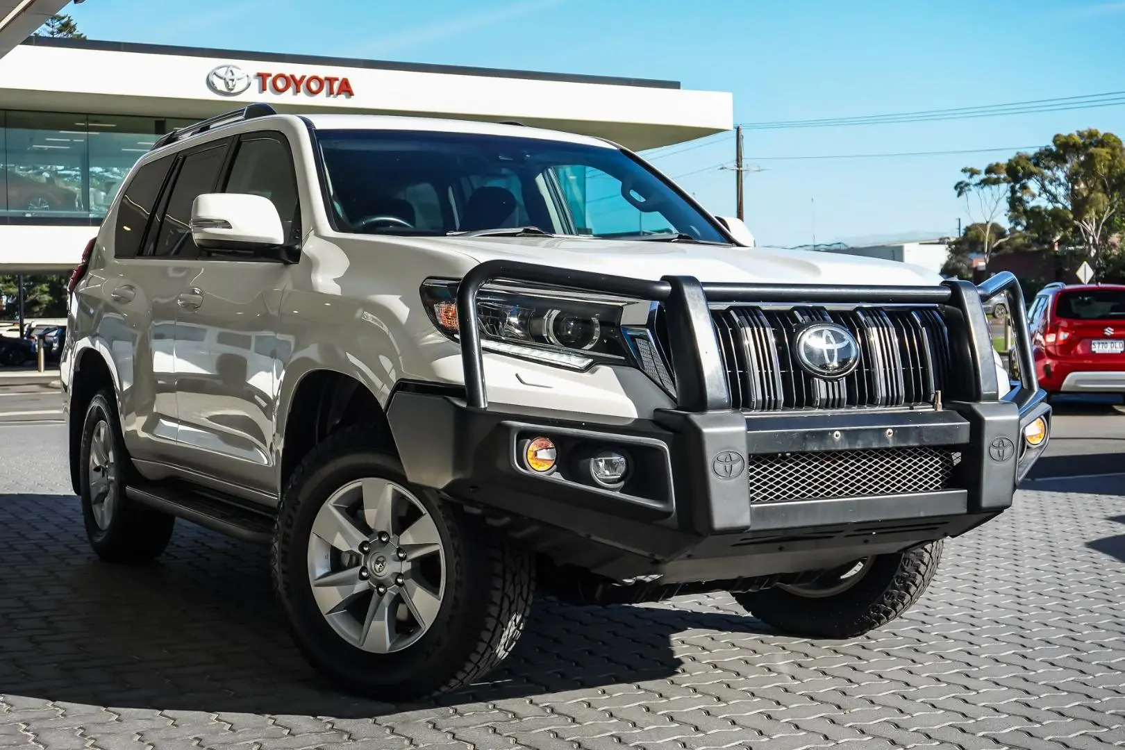 2021 Toyota Landcruiser Prado Gallery Image 2