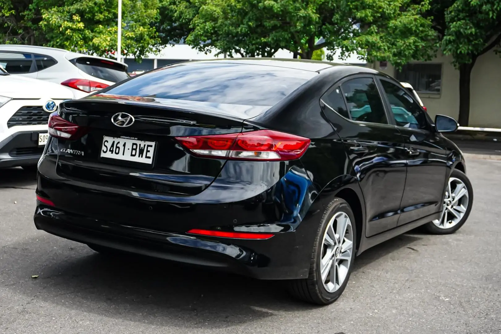 2018 Hyundai Elantra Gallery Image 3