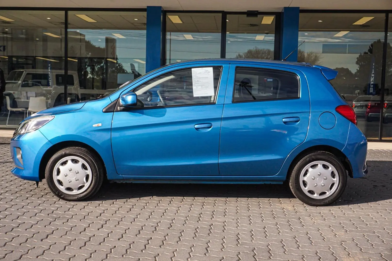 2021 Mitsubishi Mirage Gallery Image 4