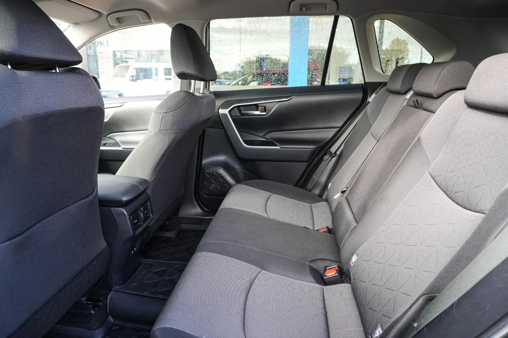 2022 Toyota RAV4 Gallery Image 8