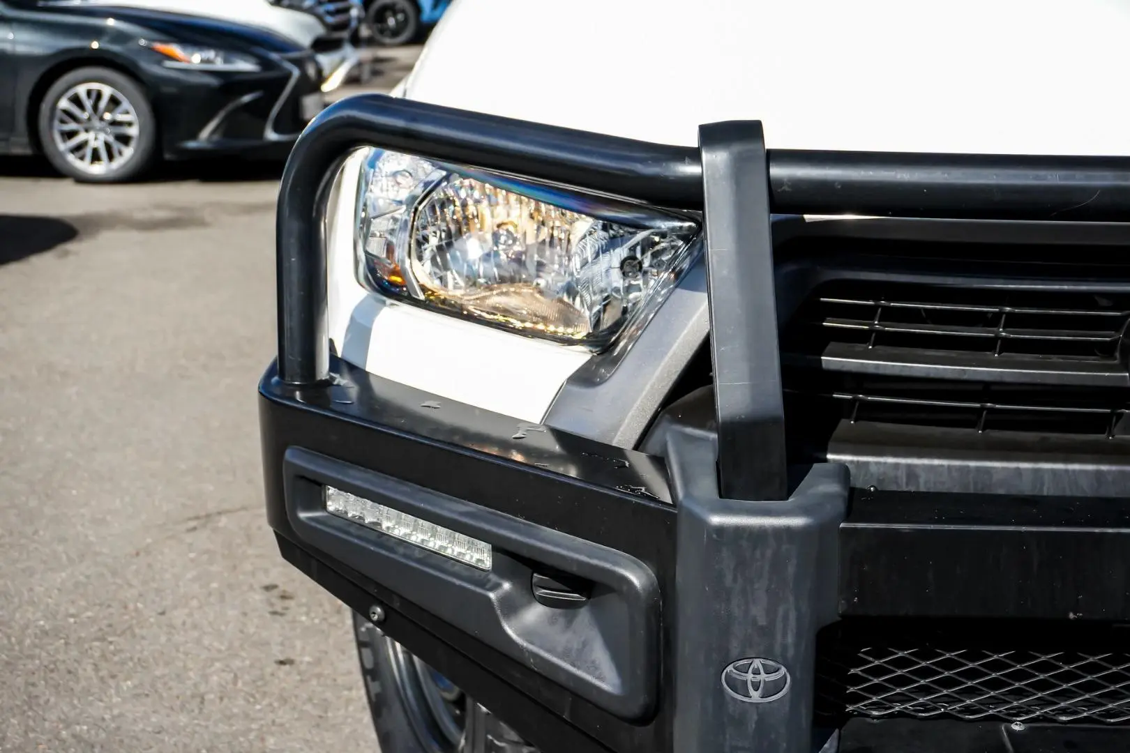 2022 Toyota Hilux Gallery Image 9