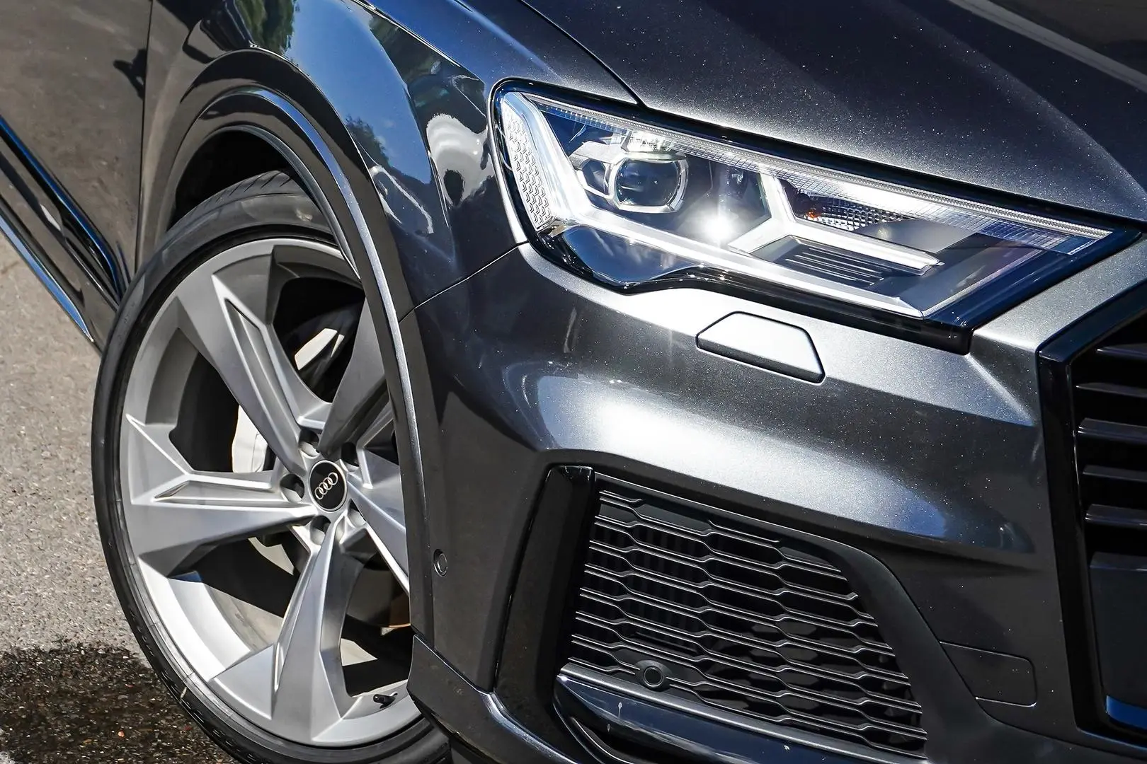 2022 Audi Q7 Gallery Image 11