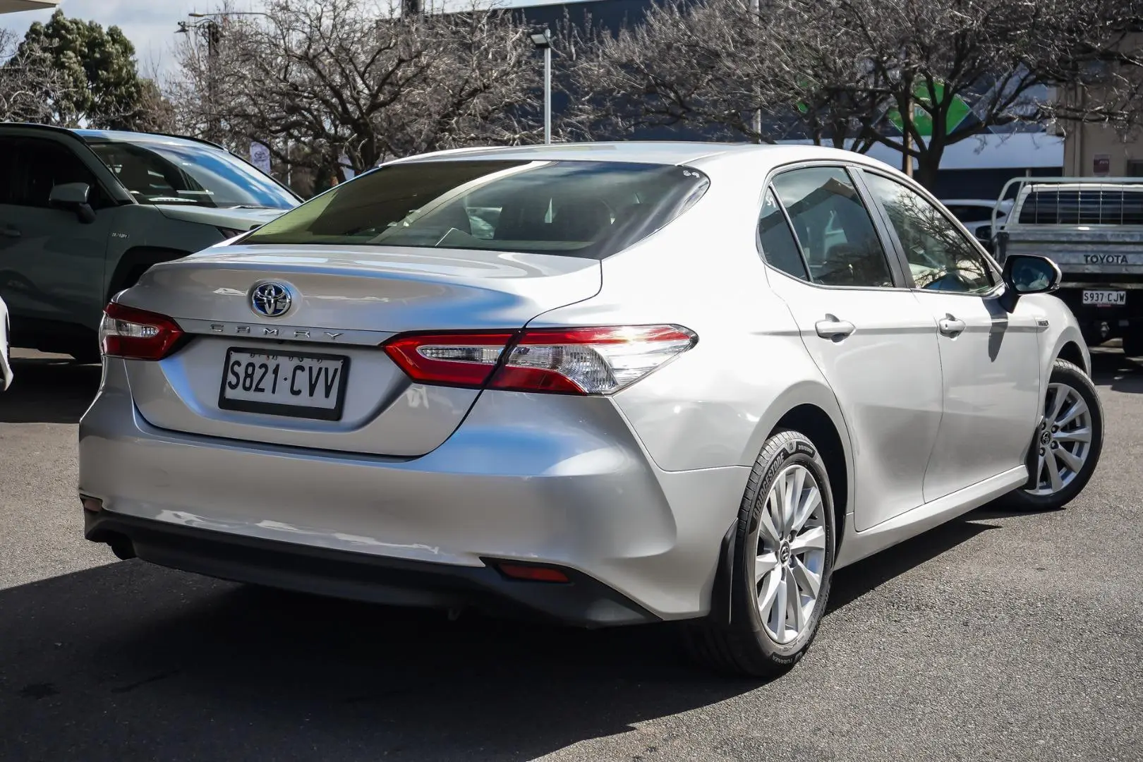 2019 Toyota Camry Gallery Image 3