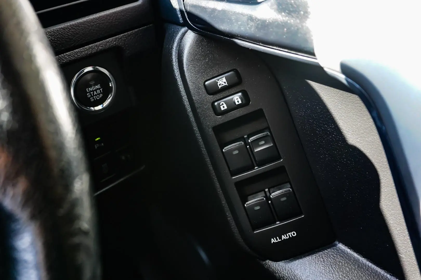 2017 Toyota Landcruiser Prado Gallery Image 23